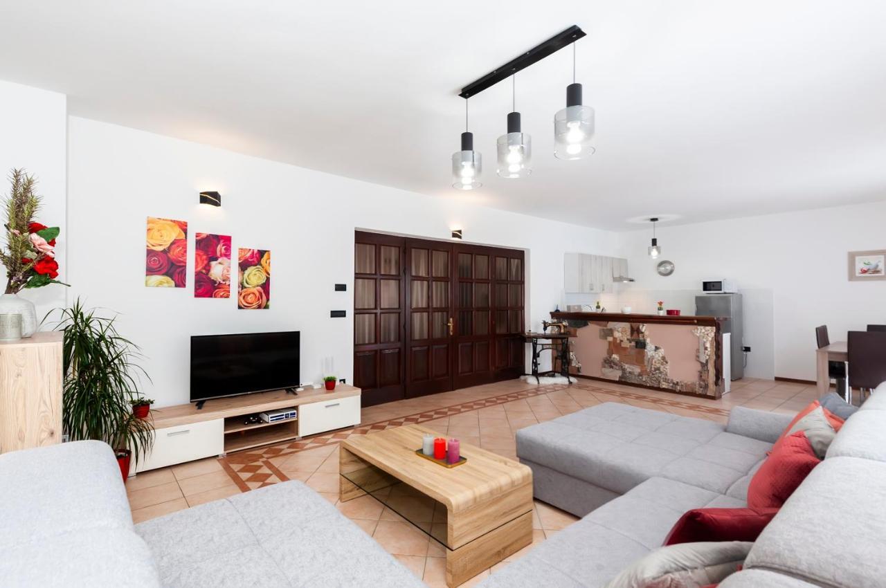 Apartment St. Antonio Ровинь Экстерьер фото