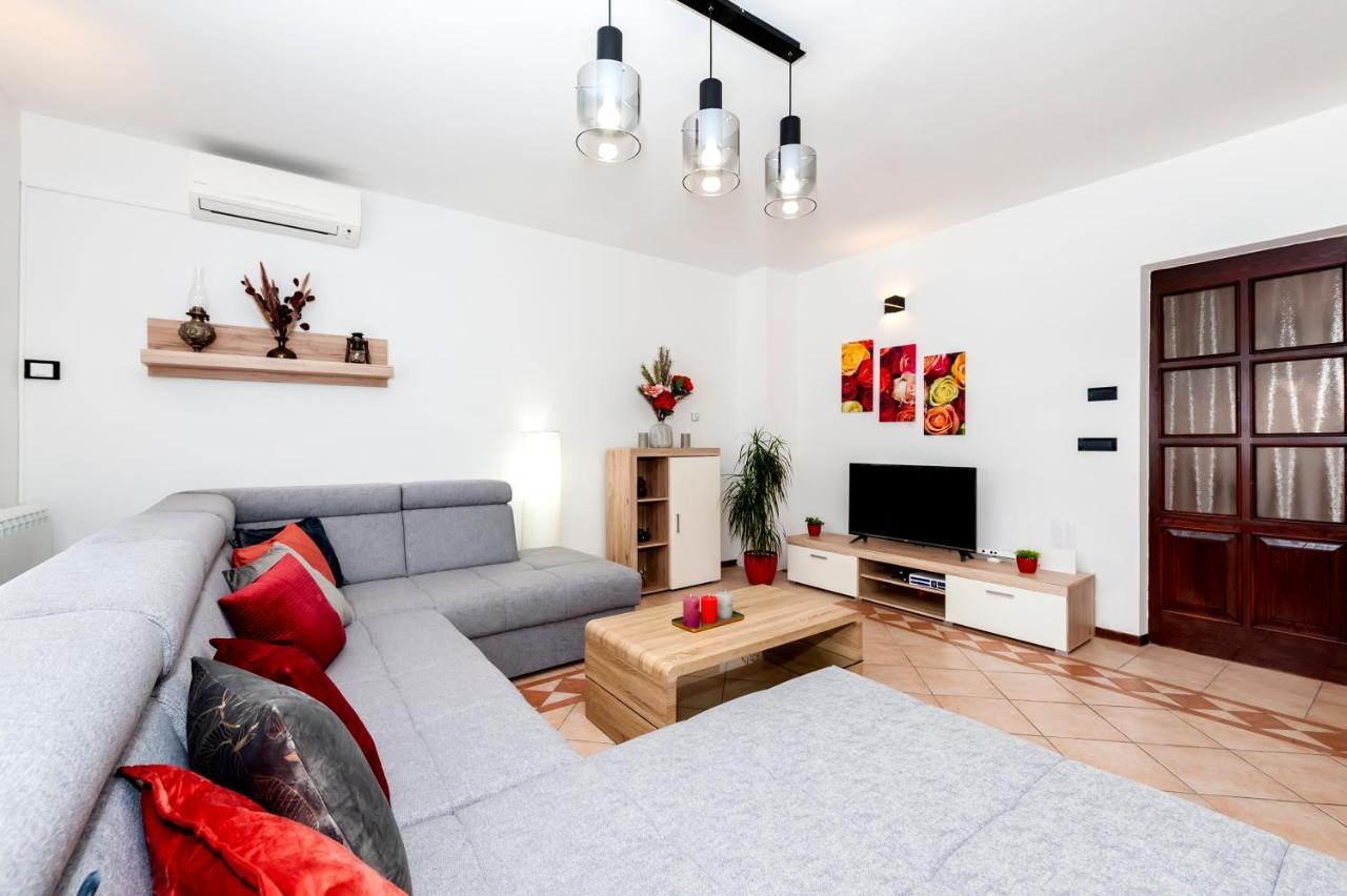 Apartment St. Antonio Ровинь Экстерьер фото